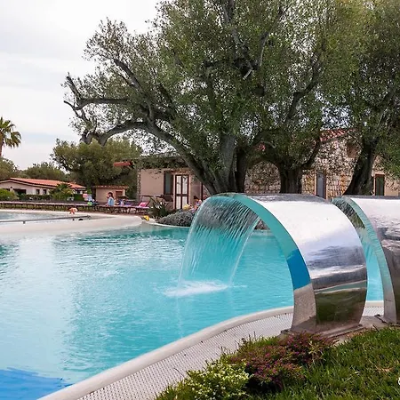 Villaggio Blue Marine אתר נופש מרינה די קמרוטה